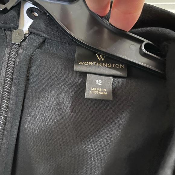 Black Jumpsuit with gold chain belt - Picture 4 of 10